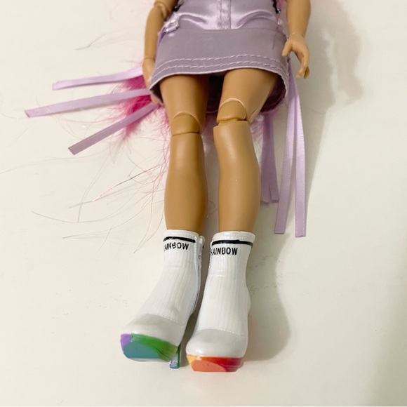 Rainbow High Avery Doll - Picture 16 of 16